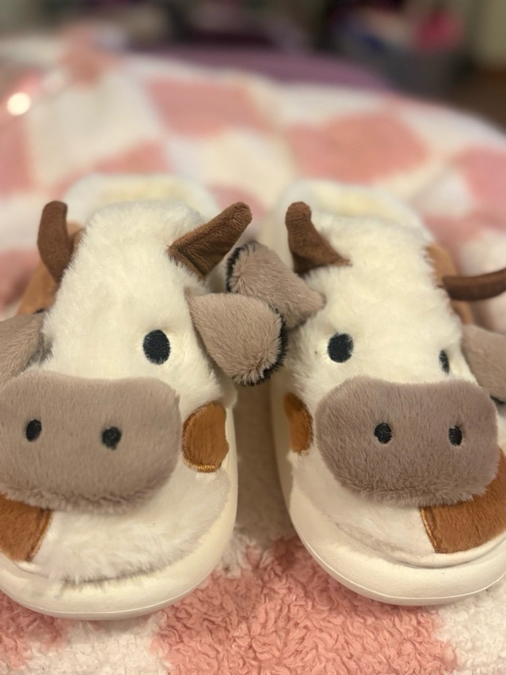Moon Cake Cow Slippers Size 6.5-7 Girls